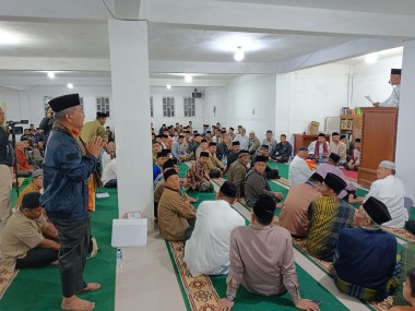 Gubernur Sumatera Barat didampingi kepala Dinas PMD provinsi Sumbar dan beberapa OPD terkait dalam rangka mengikuti rangkaian kegiatan safari ramadhan ke nagari batu bagirik, alahan panjang, kabupaten solok