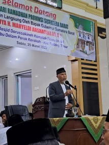 Tim Ramadhan Gubernur ke Mesjid Darussakinah, Ajak Masyarakat Peduli Perilaku Generasi Muda